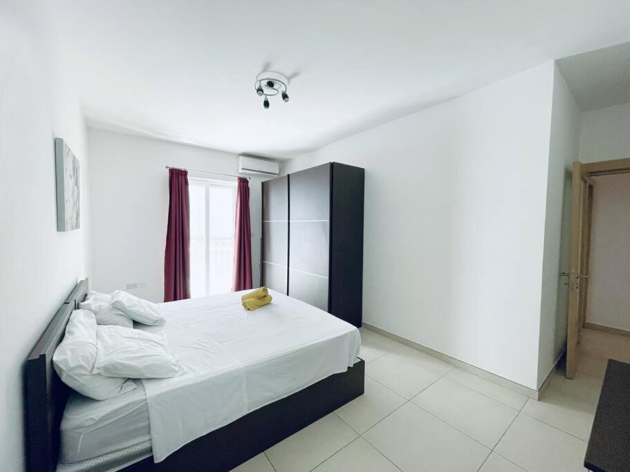 Stylish Modern Central Apartment 4 Paceville San Julián Exterior foto